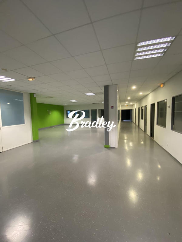 Bureau - 450 m²