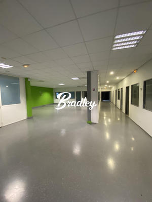 Bureau - 450 m²