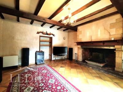 Propriété - 280 m² - 6 pièces