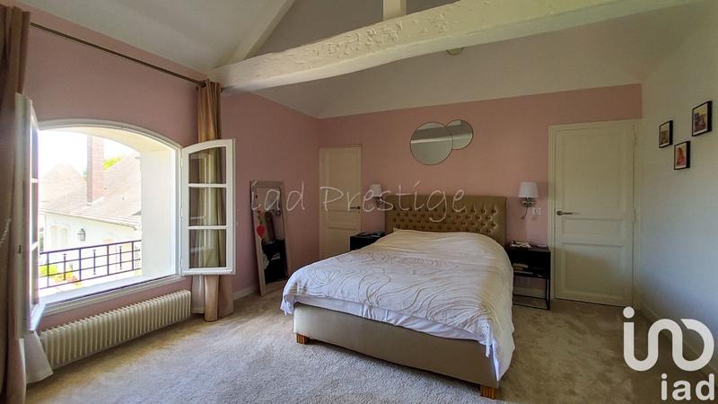 Maison - 868 m² - 14 pièces