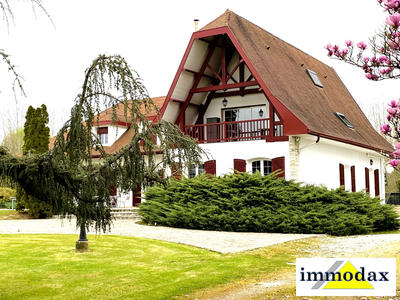 Maison - 450 m² - 10 pièces