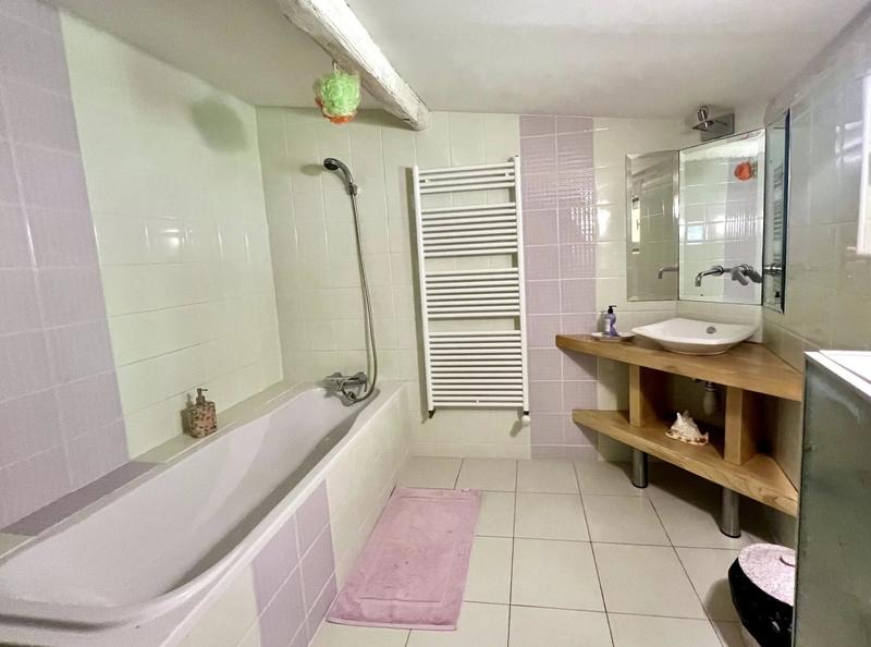 Maison - 280 m² - 10 pièces