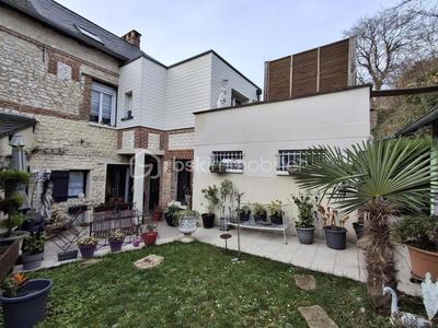 Maison - 92 m² - 5 pièces