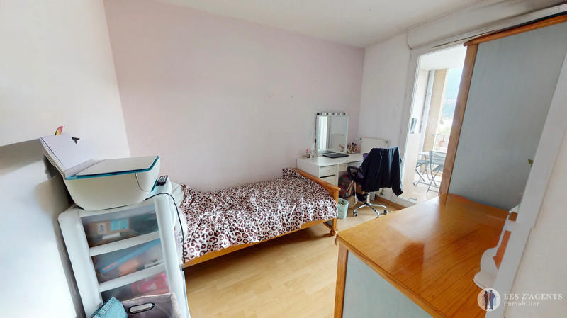 Appartement - 96 m² - 5 pièces