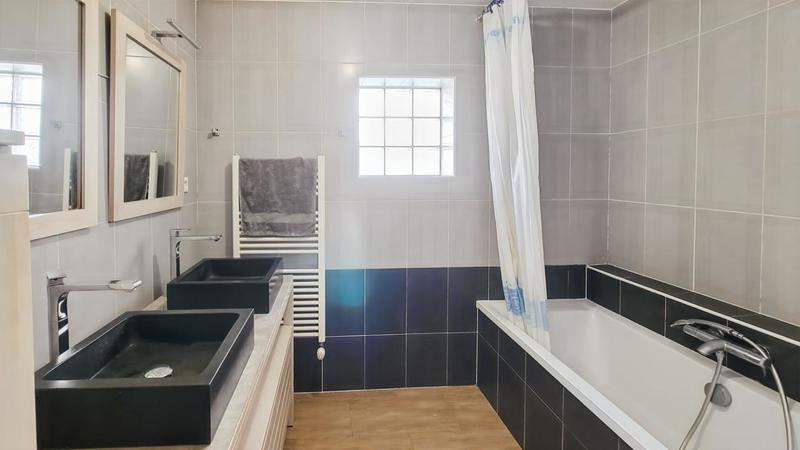 Maison - 150 m² - 7 pièces