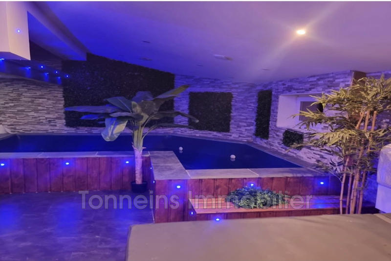 Maison - 270 m² - 8 pièces