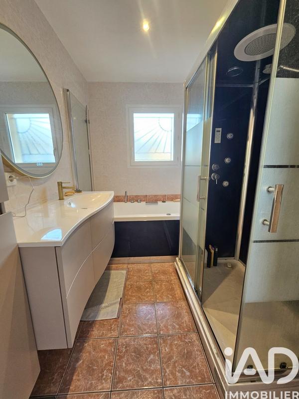 Maison - 121 m² - 5 pièces