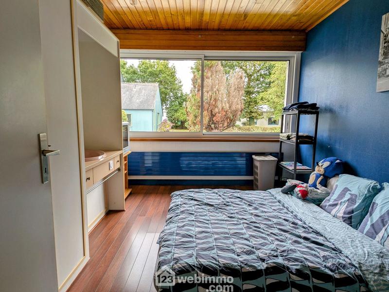 Maison - 234 m² - 8 pièces