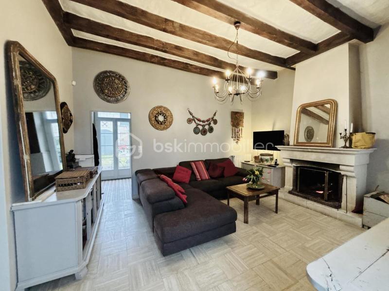 Demeure - 250 m² - 11 pièces