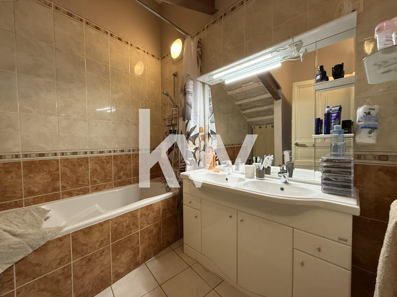 Maison - 140 m² - 4 pièces