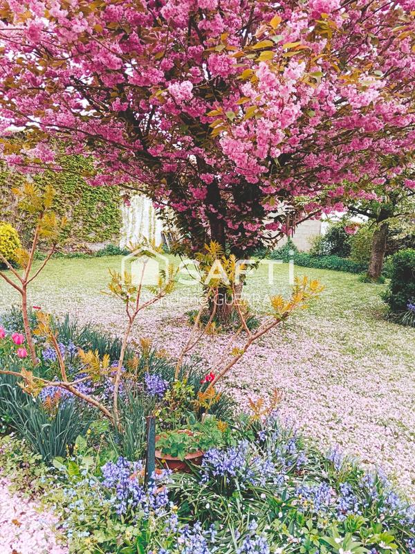 Maison - 215 m² - 8 pièces