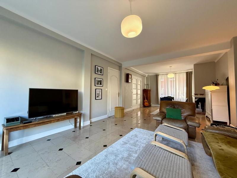 Maison - 209 m² - 7 pièces