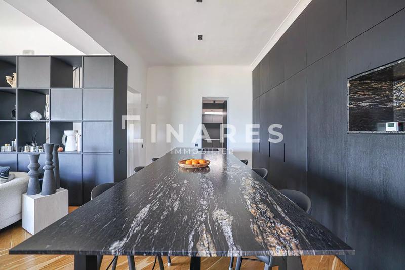 Villa - 250 m² - 5 pièces