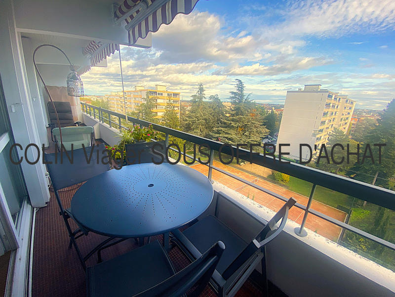 Appartement - 90 m² - 5 pièces