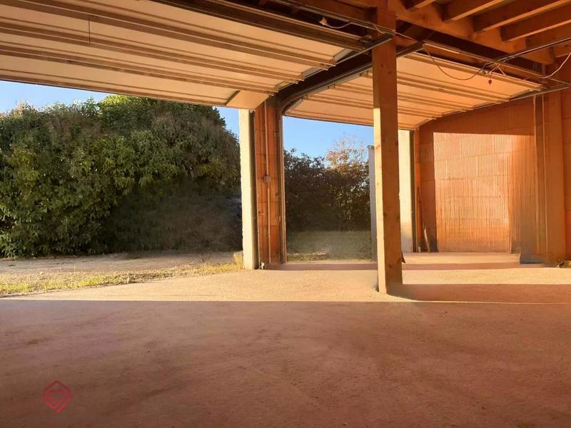 Maison - 243 m² - 6 pièces