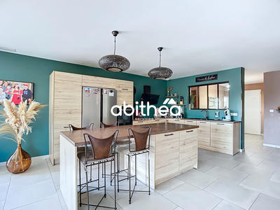 Villa - 181 m² - 6 pièces