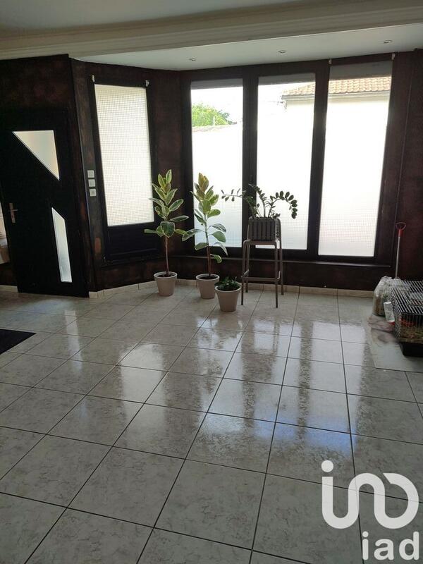 Maison - 235 m² - 8 pièces