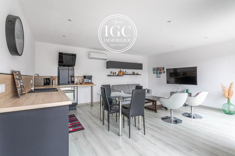 Maison - 220 m² - 7 pièces