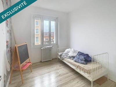 Maison - 104 m² - 7 pièces