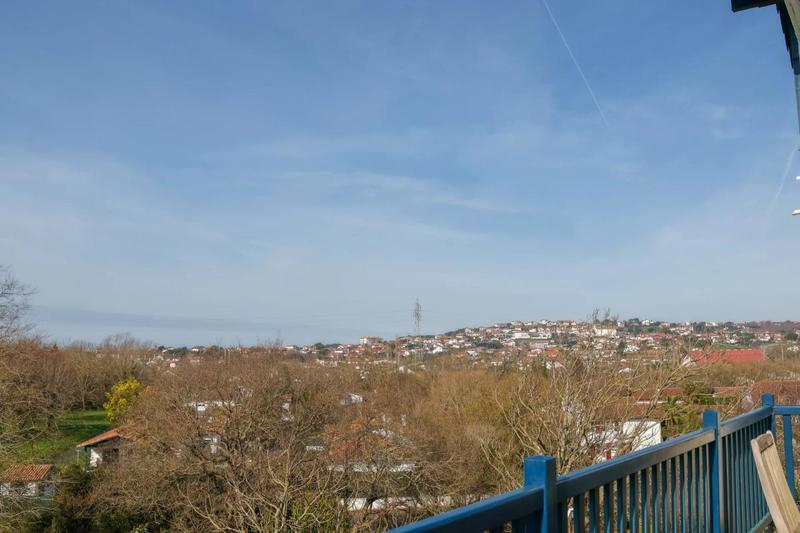 Villa - 190 m² - 6 pièces