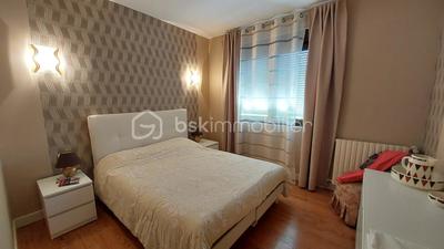 Maison - 235 m² - 8 pièces