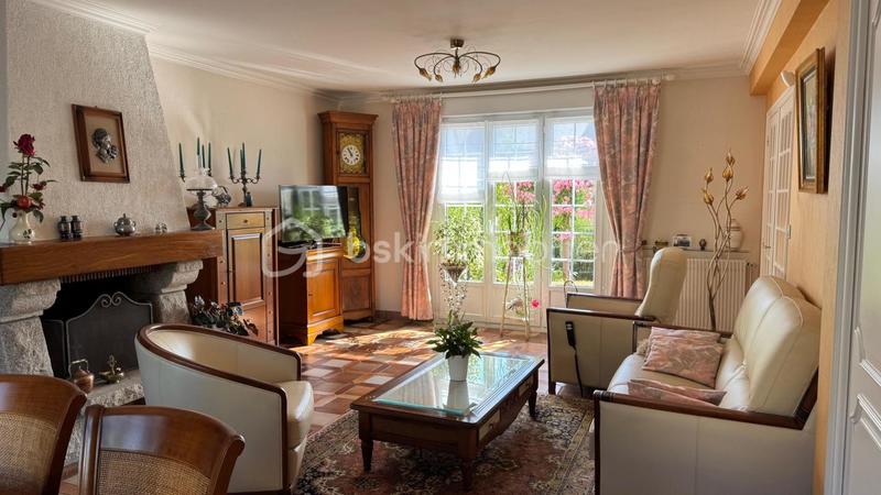 Maison traditionnelle - 136 m² - 8 pièces