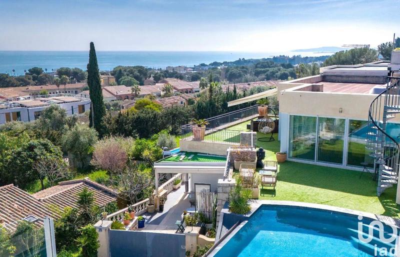 Appartement - 157 m² - 5 pièces