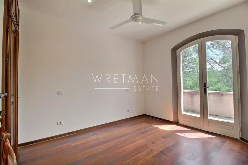 Villa - 230 m² - 6 pièces