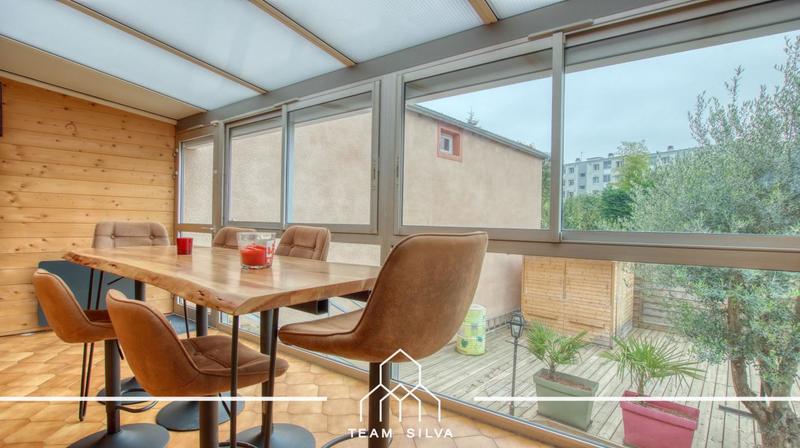 Maison - 110 m² - 4 pièces