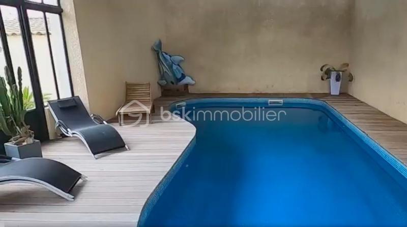 Demeure - 283 m² - 10 pièces