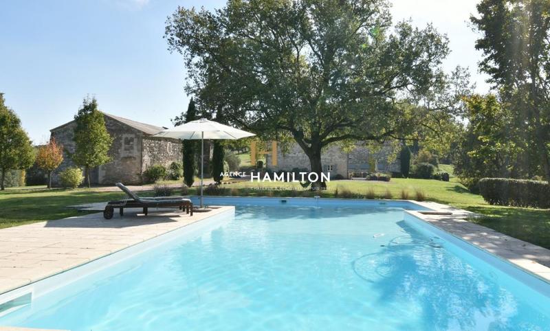 Maison - 270 m² - 7 pièces