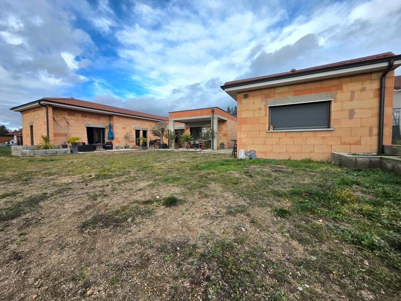 Maison - 167 m² - 6 pièces