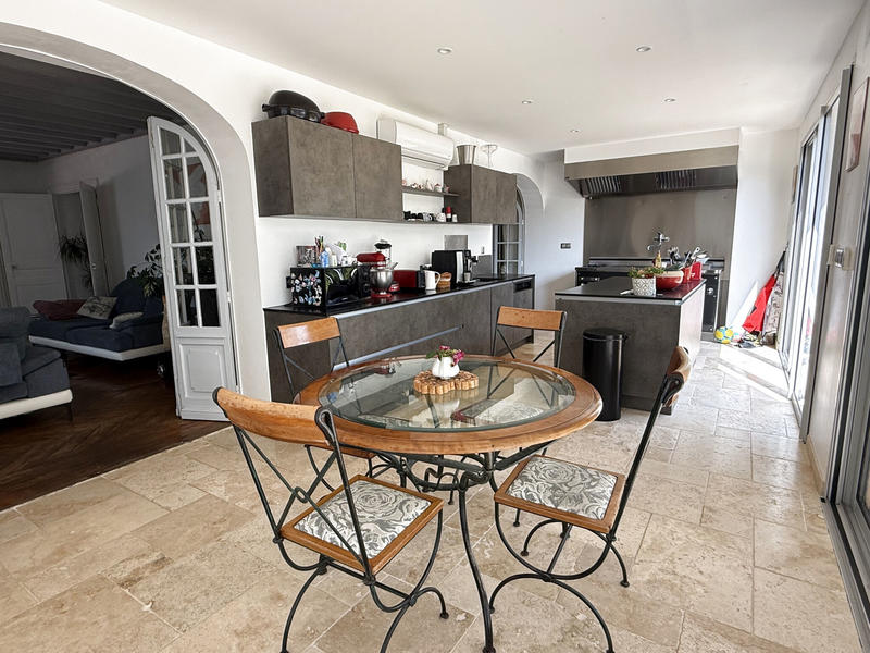 Propriété - 276 m² - 15 pièces