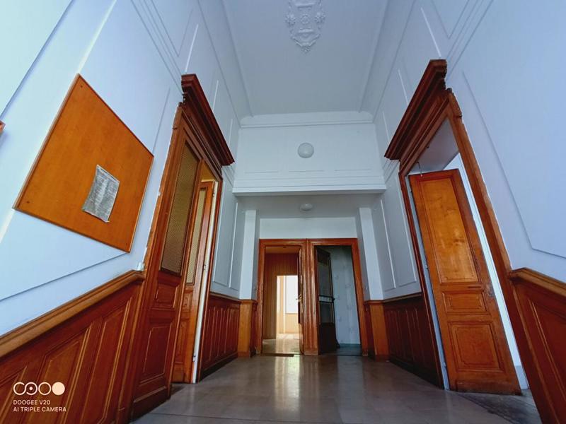 Maison - 581 m² - 1 pièce