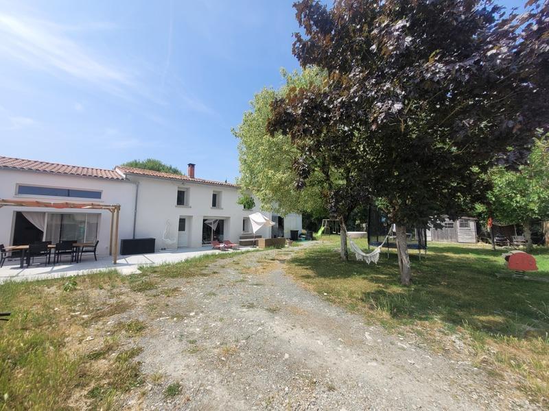 Maison en pierre - 148 m² - 5 pièces