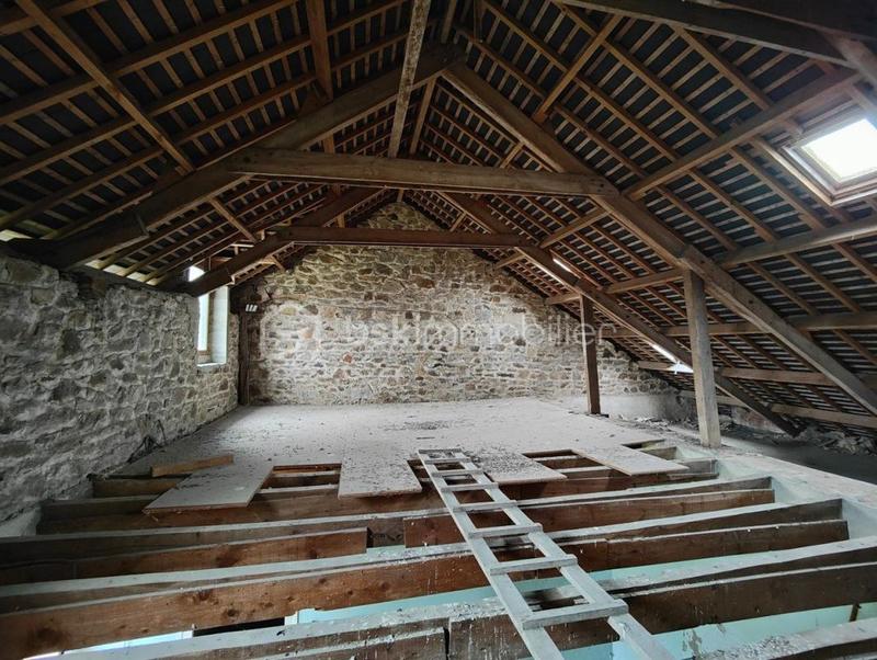 Maison - 400 m² - 6 pièces