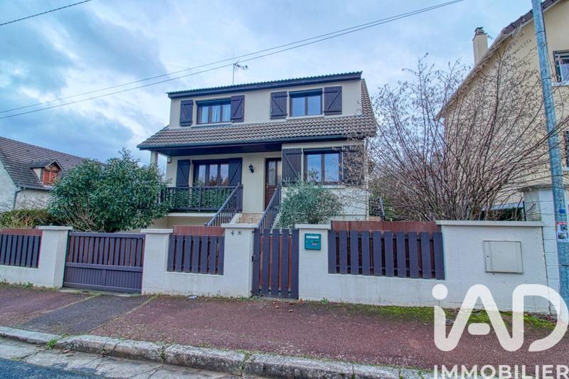 Maison - 122 m² - 6 pièces