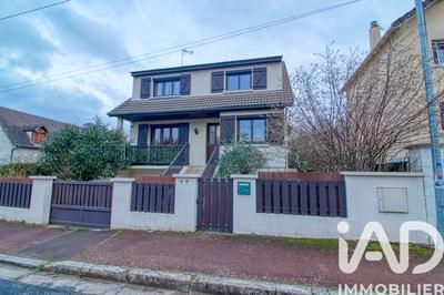 Maison - 122 m² - 6 pièces