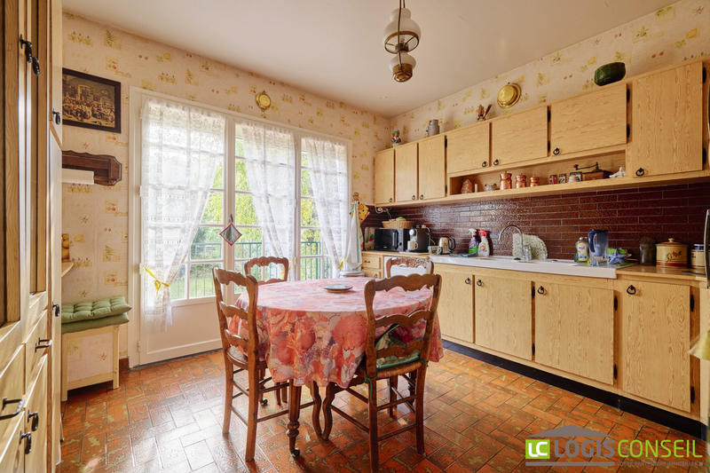 Maison traditionnelle - 165 m² - 8 pièces