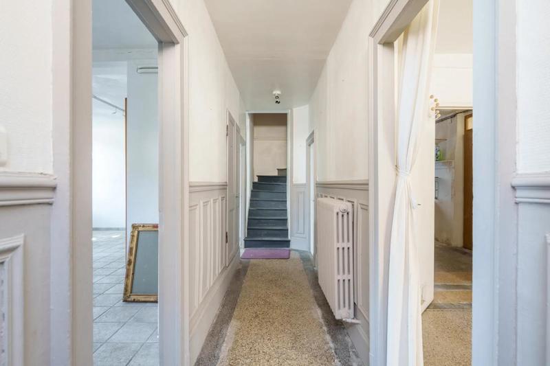 Maison - 201 m² - 9 pièces