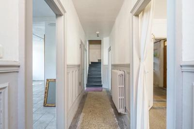 Maison - 201 m² - 9 pièces