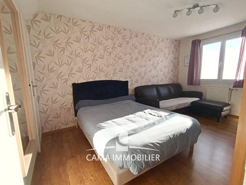 Maison - 270 m² - 8 pièces