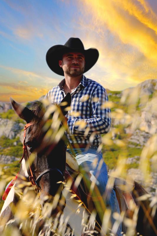 Randonnée à cheval en pension complète ou à la journée aux Ecuries du Petit Roman