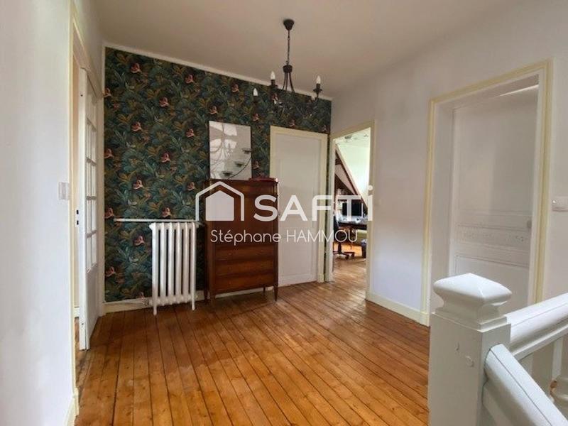 Maison - 244 m² - 9 pièces