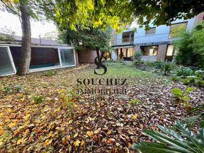 Maison - 199 m² - 8 pièces