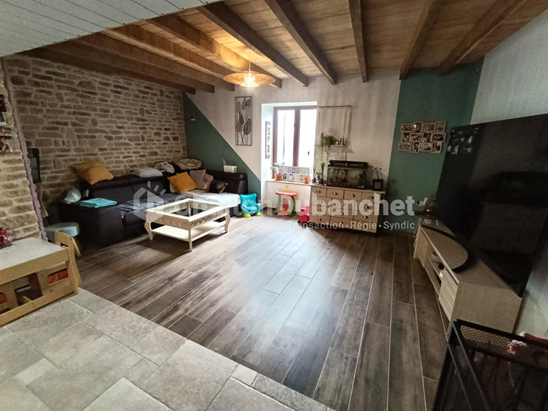 Maison - 208 m² - 7 pièces