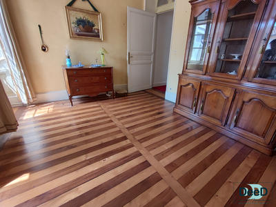 Maison - 288 m² - 9 pièces