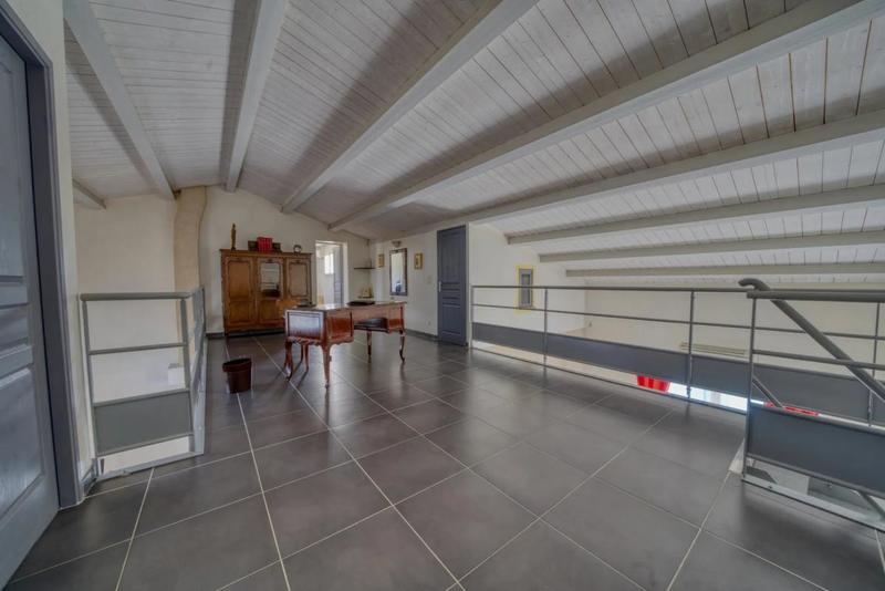 Maison - 180 m² - 7 pièces