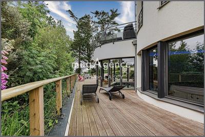 Maison d'architecte - 360 m² - 15 pièces