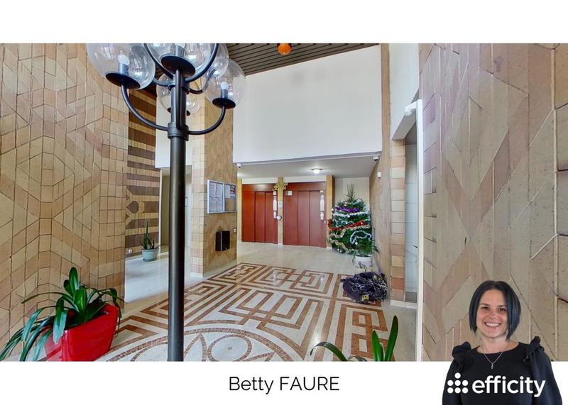 Appartement - 100 m² - 5 pièces